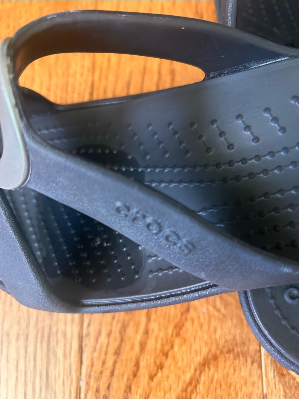 Crocs Sanrah Circle Slide Sandals Black Silver Comfort Women’s Size 9 Versatile - Picture 3 of 6